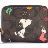 COACH X PEANUTS SNOOPY與禮物圖案滿版C LOGO 限量短夾