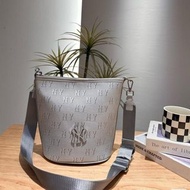 MLB  灰色水桶包單肩斜挎滿印NY時尚潮流百搭大容量托特女包