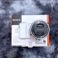 Sony A5100 สีขาว ดำ น้ำตาลมือสองขอดูรูปเพิ่มเติมได้ ดำ One