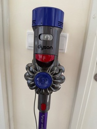 dyson v8 fluffy