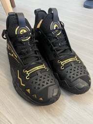 Anta 安踏 狂潮 5 pro us11 eu45 Kyrie Irving basketball shoes 籃球鞋