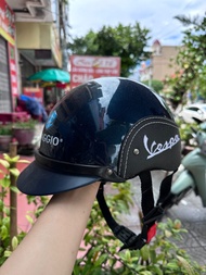 Premium Lightweight One Size Fits All Motorcycle Riding Helmet for All Seasons Suitable for Vespa An