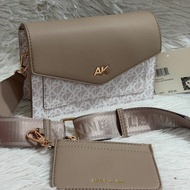 AK WOMEN BAG - - US BOUGHT
