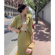 Set crop top with vest collar and long skirt in stretch welded fabric A2148