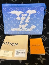 正版 現貨 Louis Vuitton LV 男女裝 FW 20 Clouds Pochette Voyage 袋