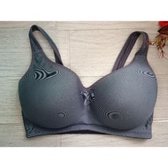 Sabina Bra Sports Size XL B Cup C D No Frame With Sponge Thin Around The Body Before Stretching 25 "