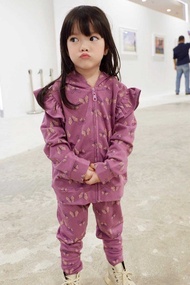 ชุดเซ็ท เสื้อกันหนาว เด็กผู้หญิง  แบรนด์ BNO  ผลิตจากผ้า Cotton 100% ยืด สัมผัสนุ่มสวมใส่สบายมากค่ะ