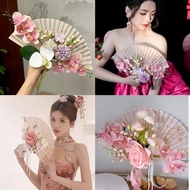 Folding Fan Holding Hands He Engagement Morning Bride Finished Product Matching Robe Flower Newlywed