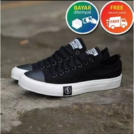 Converse shoes. ct3 flazh without lightning shoe box