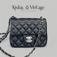 Chanel  Lambskin square 方胖銀扣