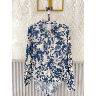 Preloved Ayu Dyah Andari Basica Evelyn Set (Top and Skirt) - White and Blue Floral