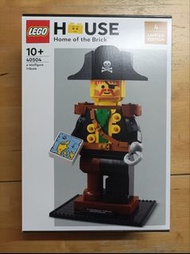 全新 LEGO 樂高 積木 2023年 限定 LEGO HOUSE Limited Edition 4 限定 40504 A Minifigures Tribute 經典大型人偶  海盜鐵鈎船長-紅鬍