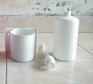 BABEE - BRACKET UNTUK BOTOL PUMP / BRAKET BOTOL PUMP 500ML / HOLDER BOTOL PUMP WARNA PUTIH