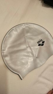 Arena 銀色矽膠泳帽