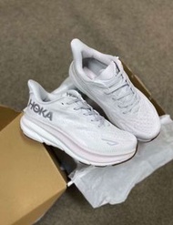 HOKA ONE ONE Clifton 9 跑步鞋 灰白色
