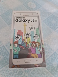 Samsung j5 (6) RAM 2 16 BEKAS