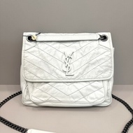 YSL聖羅蘭Niki中號郵差包 斜背肩背包 無D扣款 奶油白色