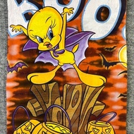 Preloved Vintage 90s Looney Tunes Tweety Bird Halloween T-shirt BOO -TS62