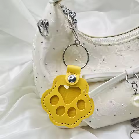 Leather Pet Hair Storage Cat Paw Keychain Leather Memorial Locket for Storing Dog Cat Fur Multifunct