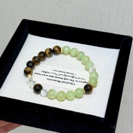 天然虎眼石搭配天然岫玉青提奶蓋手串 尺寸 8.5mm 左右搭配白水晶