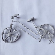 Miniatur Sepeda Dari Koran Bekas