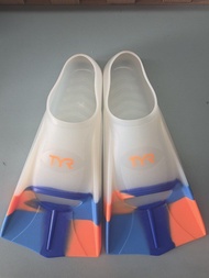 TYR 蛙鞋 size 41-42