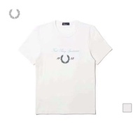 เสื้อยืดแขนสั้นของผู้ชาย FRED PERRY 22ฤดูร้อนสไตล์อังกฤษ FP ปักลายตัวอักษรเสื้อคอตตอนลำลองอินเทรนด์สไตล์ใหม่ดั้งเดิม