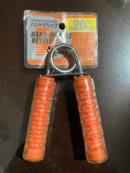 大創DAISO 20公斤握力器