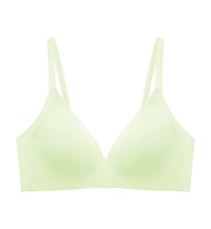 Triumph เสื้อชั้นในแบบไม่มีโครงคัพทรงนวัตกรรม Tri zone รุ่น Tri-zone P รหัส 10216272 สีเขียว 00KL