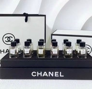 全新正品，現貨！fullset💋齊袋💋Chanel香奈兒高定香水小樣5ml 12件套  內含：12×5ml。味道：東方屏風，彗星，俄羅斯皮革，康朋街31號，N22，法式別墅，梔子花，1957，梧桐影木