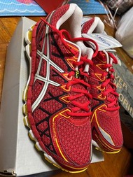 ASICS 跑鞋
