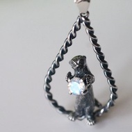 水獺煙熏皇家藍月光石吊墜