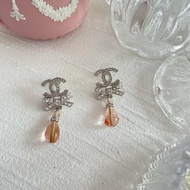 Chanel 23S 粉紅色琉璃水滴吊墜蝴蝶結閃石耳環 耳針