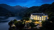 Guangzhou Xihuan Lakefront Canyoning Resort Manor
