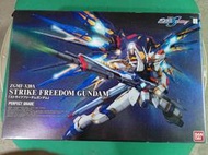 PG 1/60 SEED DESTINY 攻擊自由 ZGMF-X20A STRIKE FREEDOM