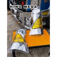Hino LED Side Turn Signal Light For Mega 500 Spoke 700 White Bulb And 1 Back Product