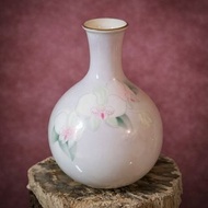🇯🇵日本深川製磁 蝴蝶蘭花淡紫色小酒瓶 /小花瓶 |（未使用品）| Fukagawa Seiji Orchid Motif Sake Bottle / Mini Vase （Made in Japan