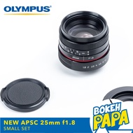 เลนส์มือหมุน รุ่นยอดฮิต APSC 25mm F1.8 MK2 เลนส์หน้าชัด-หลังเบลอ สำหรับใส่กล้อง OLYMPUS AND PANASONIC LUMIX ( RED Edition )