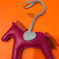 Hermes/愛馬仕Swift皮革 Rodeo MM Charm小馬掛飾（桃紅/水藍/橘）