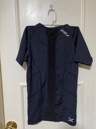 2XU黑色調整背肌肌肉運動衣，S