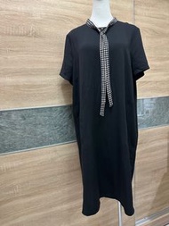 (YUN韞）絲質，黑色短袖洋裝/領口千鳥格綁帶造型/正式服/上班服