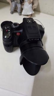 Leica V-Lux 3 Digital Camera
