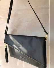 紀梵希斜挎包 香港專櫃贈品包 黑色簡約手提鏈條單肩包