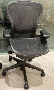 無損壞 Herman Miller ae123awb Aeron office Chair Size B  v2 全功能版 美國頂級人體工學椅 電腦椅 辦公椅 會議椅 升降功能 彈弓背 移動扶手 大量