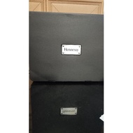 Full casino dice set come with dice, games mat and chips