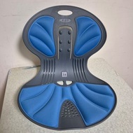 正版天上野，Made in Korea 韓國製造，護腰/脊椎保護矯正坐姿坐墊，人體工學設計，名廠質料保證，坐闊38cm,高36cm,背闊35cm,只限1張，誠意推薦。(只用過兩次)
