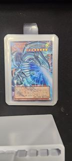 遊戲王 青眼白龍 卡牌