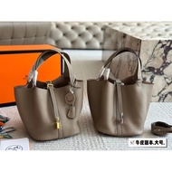 HERMES HERMES HERMES First Layer Cowhide Large Portable Underarm Bucket Bag Vegetable Basket