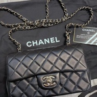 CHANEL Classic Flap CF mini Large Bag 菱格 金扣 鏈條肩帶 羊皮革 口蓋包單肩斜挎包 迷你 女款 黑色 | A69900-Y04059-94305 | 全新正牌正