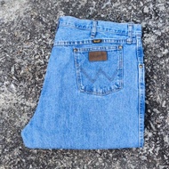 W1/44 Used Jeans Wrangler 47mwz Real Measurement Waist 44 " Full Length 45.5" Leg 9" Good Condition 